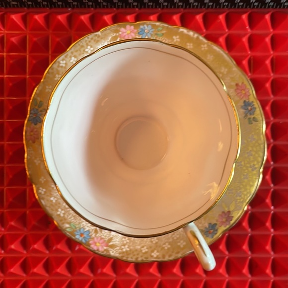 BEAUTIFUL ANTIQUE TUSCAN TEACUP AND SAUCER IN PINK & GOLD - Picture 9 of 12